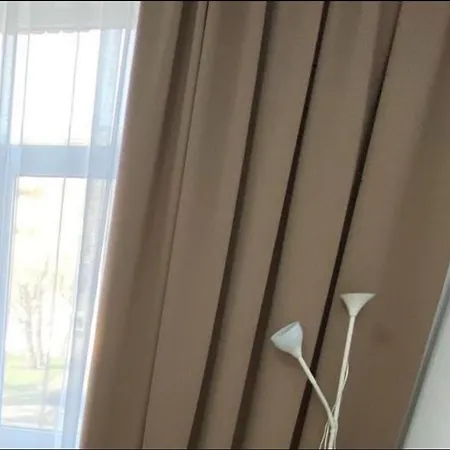 Large Studio With Private Parking شقة