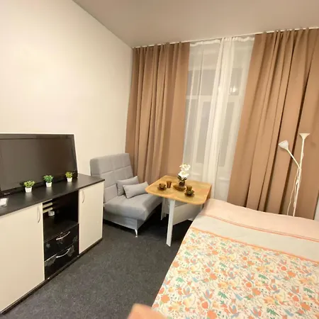 Large Studio With Private Parking * فالوريس